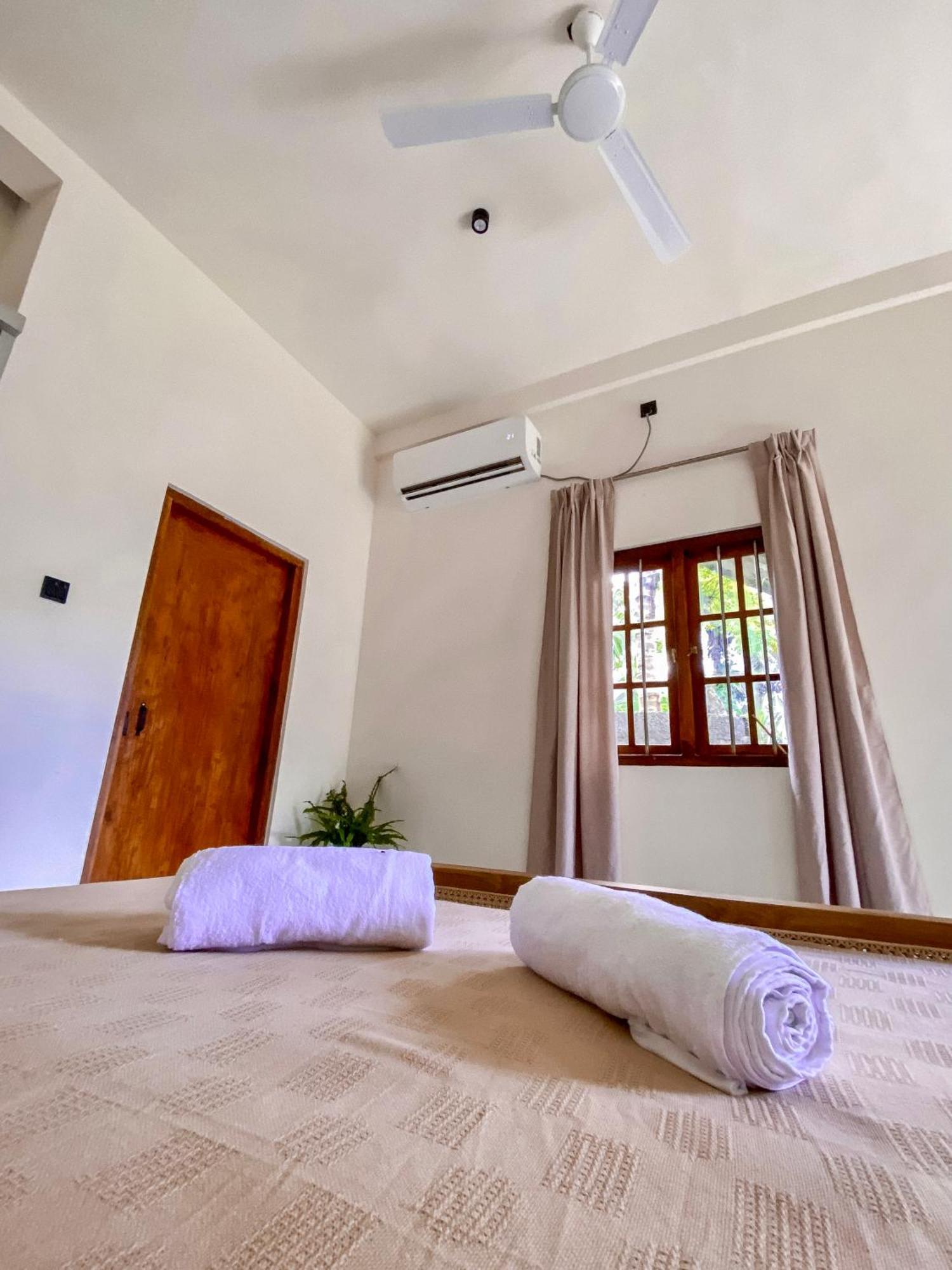The Palm Private Cottages Midigama Midigama East Exterior foto